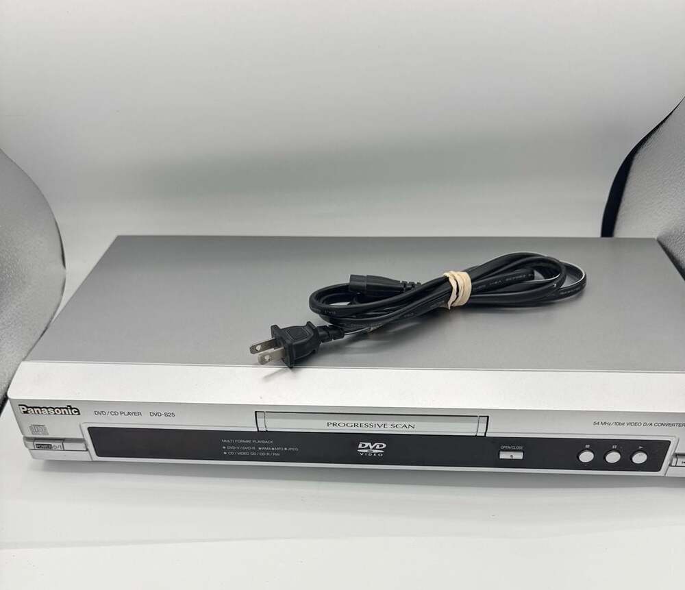 Panasonic DVD-S25 DVD CD Player Progressive Scan Silver